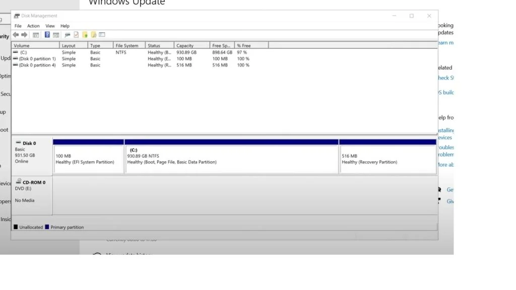 Disk Management showing the C: drive and recovery partition